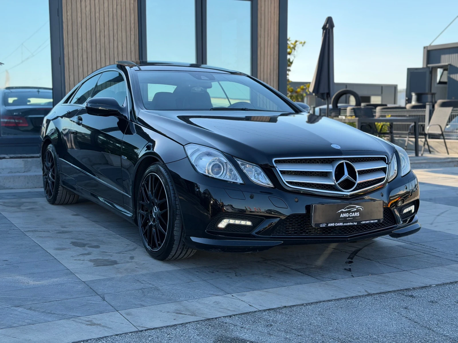 Mercedes-Benz E 350 * AMG Line* Панорама* Coupe* , снимка 2 - Автомобили и джипове - 55480527