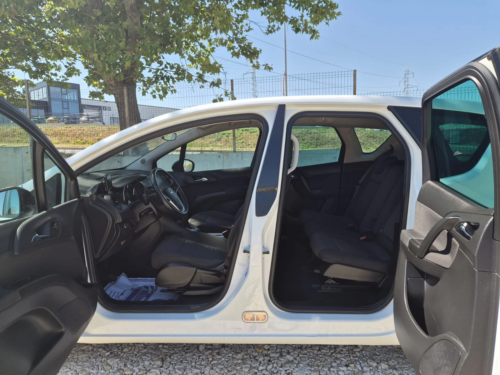 Opel Meriva 1.3 CDTI , снимка 13 - Автомобили и джипове - 55888772