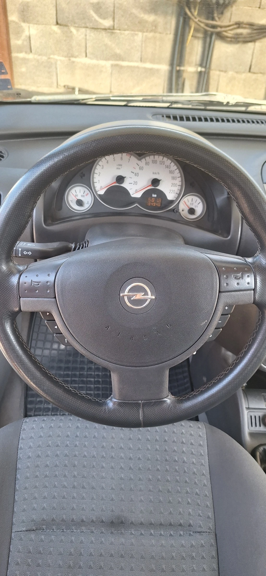 Opel Corsa, снимка 8 - Автомобили и джипове - 55941255
