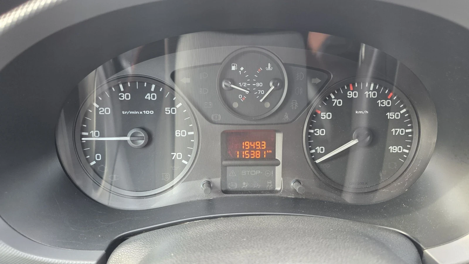 Peugeot Partner 1, 6 HDI Климатик , снимка 11 - Автомобили и джипове - 56039736