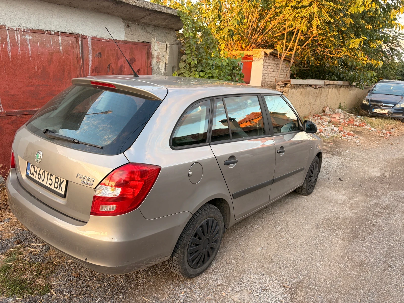 Skoda Fabia, снимка 4 - Автомобили и джипове - 56074158