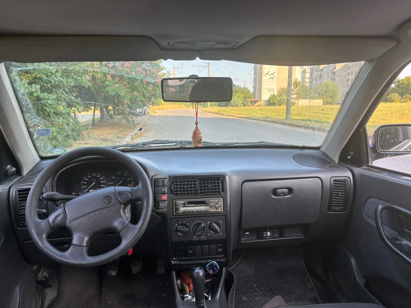 VW Polo 1.6 75к.с. ГАЗ!, снимка 7 - Автомобили и джипове - 56350647