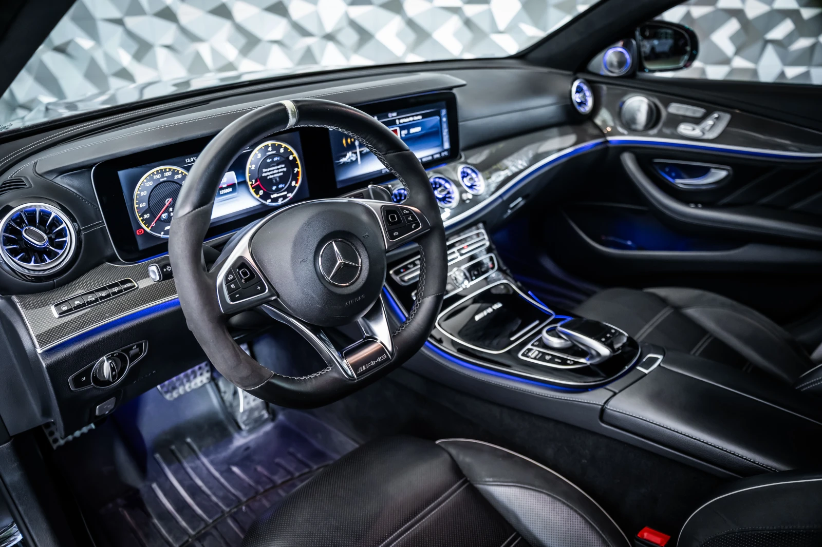 Mercedes-Benz E 63 AMG S 4M AMG* Pano* Burm | Mobile.bg � ����������� 8