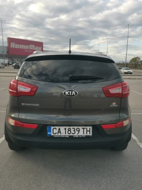 Обява за продажба на Kia Sportage 2.0 CRDI AWD/КАМЕРА/СЕРВИЗНА ИСТОРИЯ/АВТОМАТ/КАСКО ~21 999 лв. - изображение 5 | Auto.bg Обява за продажба на Kia Sportage 2.0 CRDI AWD/КАМЕРА/СЕРВИЗНА ИСТОРИЯ/АВТОМАТ/КАСКО ~21 999 лв. - изображение 5