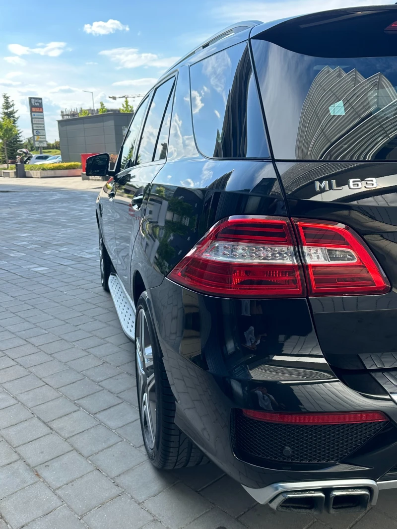 Mercedes-Benz ML 63 AMG V8 BITURBO 4Matic  ВЪЗМОЖНОСТ ЗА ЛИЗИНГ!, снимка 5 - Автомобили и джипове - 50961400