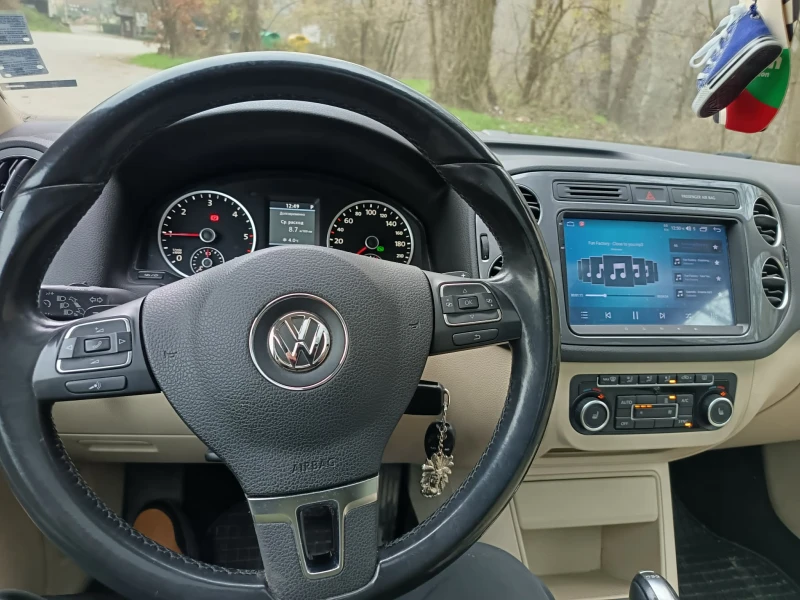 VW Tiguan 2.0TDI 4MOTION, снимка 15 - Автомобили и джипове - 52830354