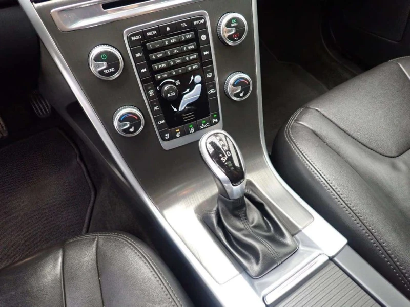Volvo XC60 * CARFAX * ЦЕНА ДО БГ, снимка 12 - Автомобили и джипове - 53169878