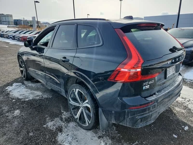 Volvo XC60 R Design /DISTRONIC/360/PANO/BLIND SPOT , снимка 2 - Автомобили и джипове - 53953547