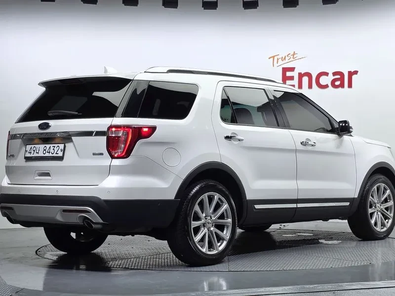 Ford Explorer 2.3 4WD, снимка 2 - Автомобили и джипове - 56497696