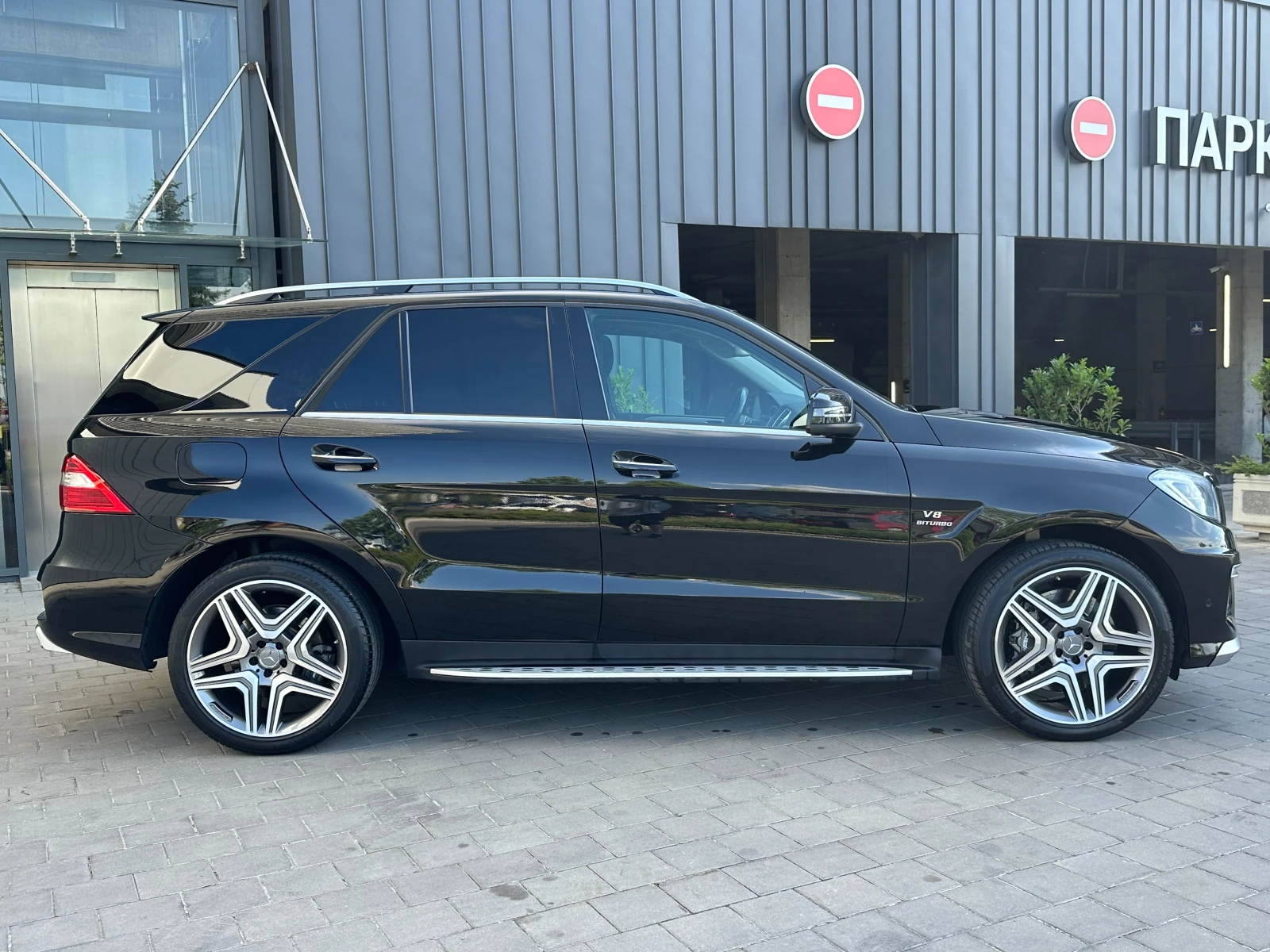 Mercedes-Benz ML 63 AMG V8 BITURBO 4Matic - изображение 3