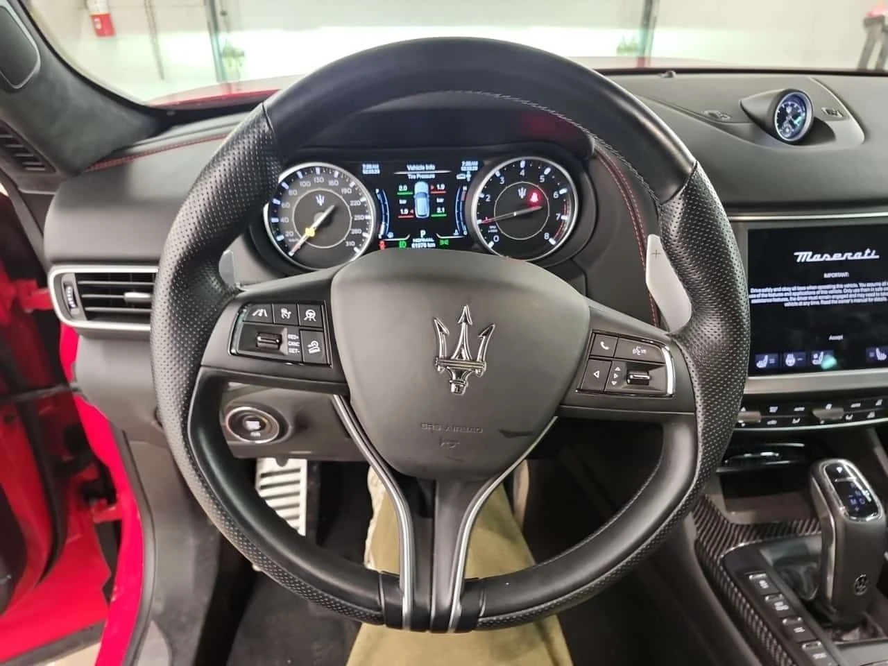 Maserati Levante * TRIBUTO * CARFAX * ЦЕНА ДО БГ - изображение 9