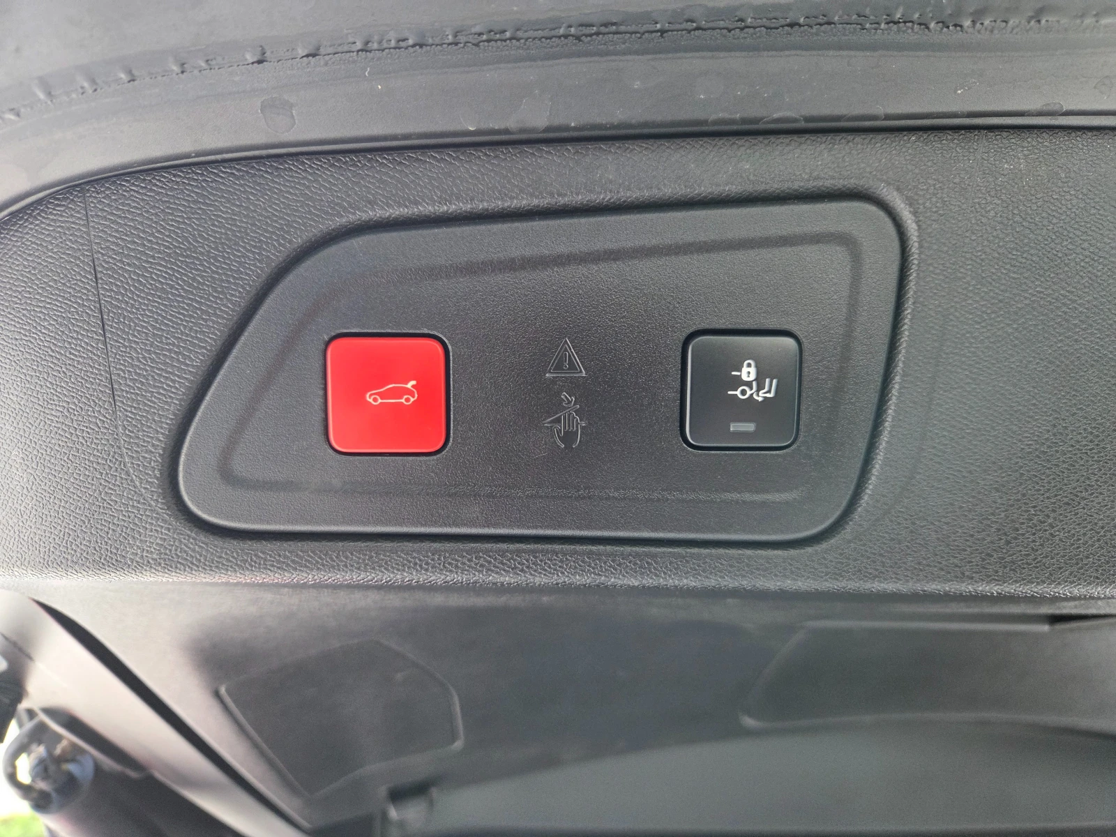 Citroen C5 Aircross 1.5 HDI SHINE* * FULL LED* KAYLESS GO* , снимка 13 - Автомобили и джипове - 54388865