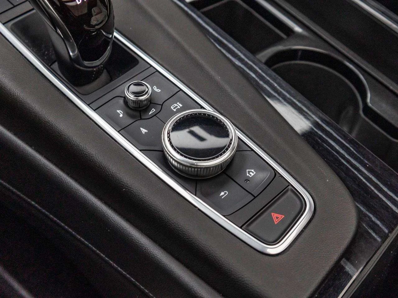 Cadillac Escalade Sport, 4х4, КОЖА, ЦЕНА ДО БГ, снимка 17 - Автомобили и джипове - 54873194