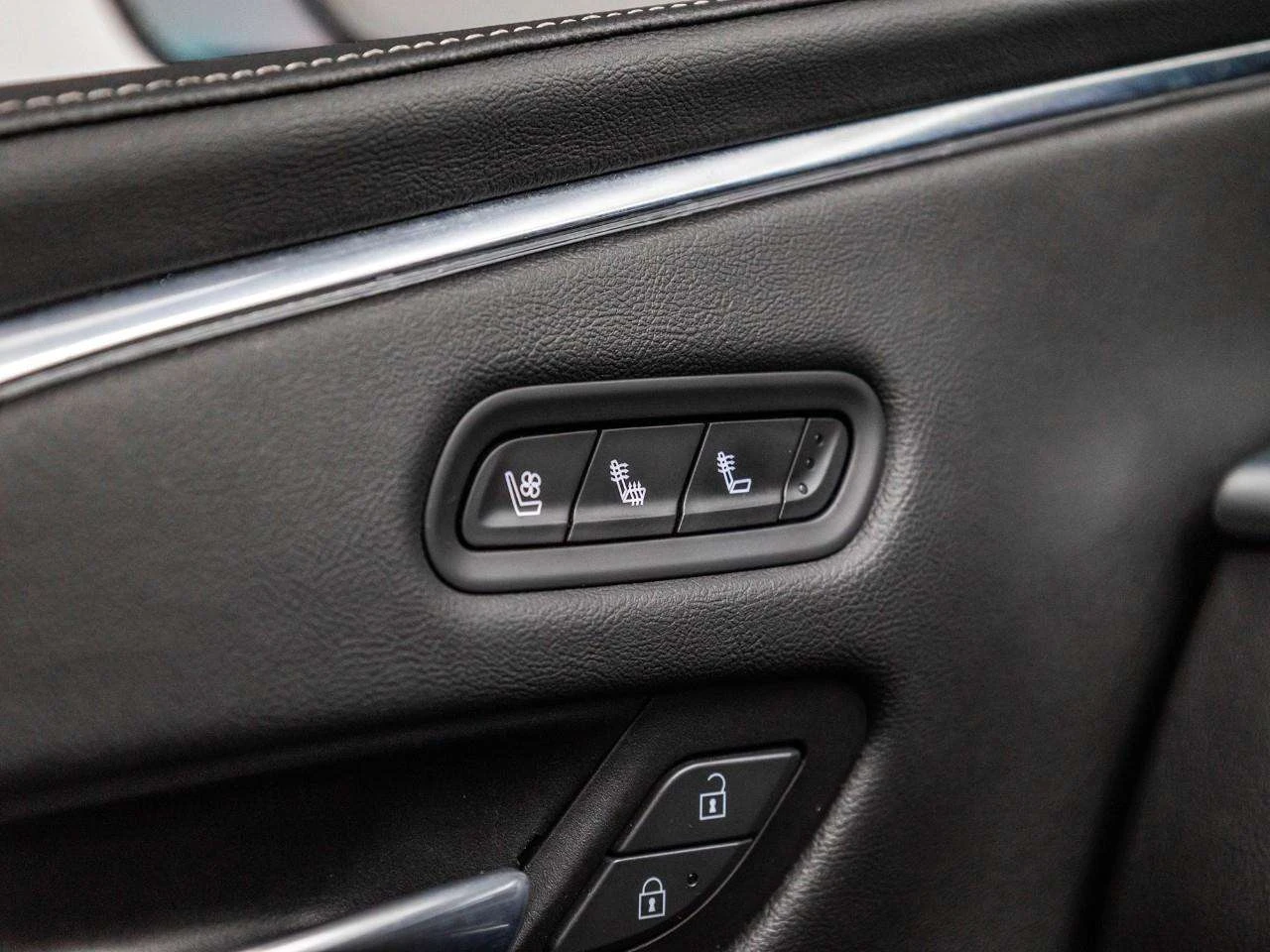 Cadillac Escalade Sport, 4х4, КОЖА, ЦЕНА ДО БГ, снимка 15 - Автомобили и джипове - 54873194