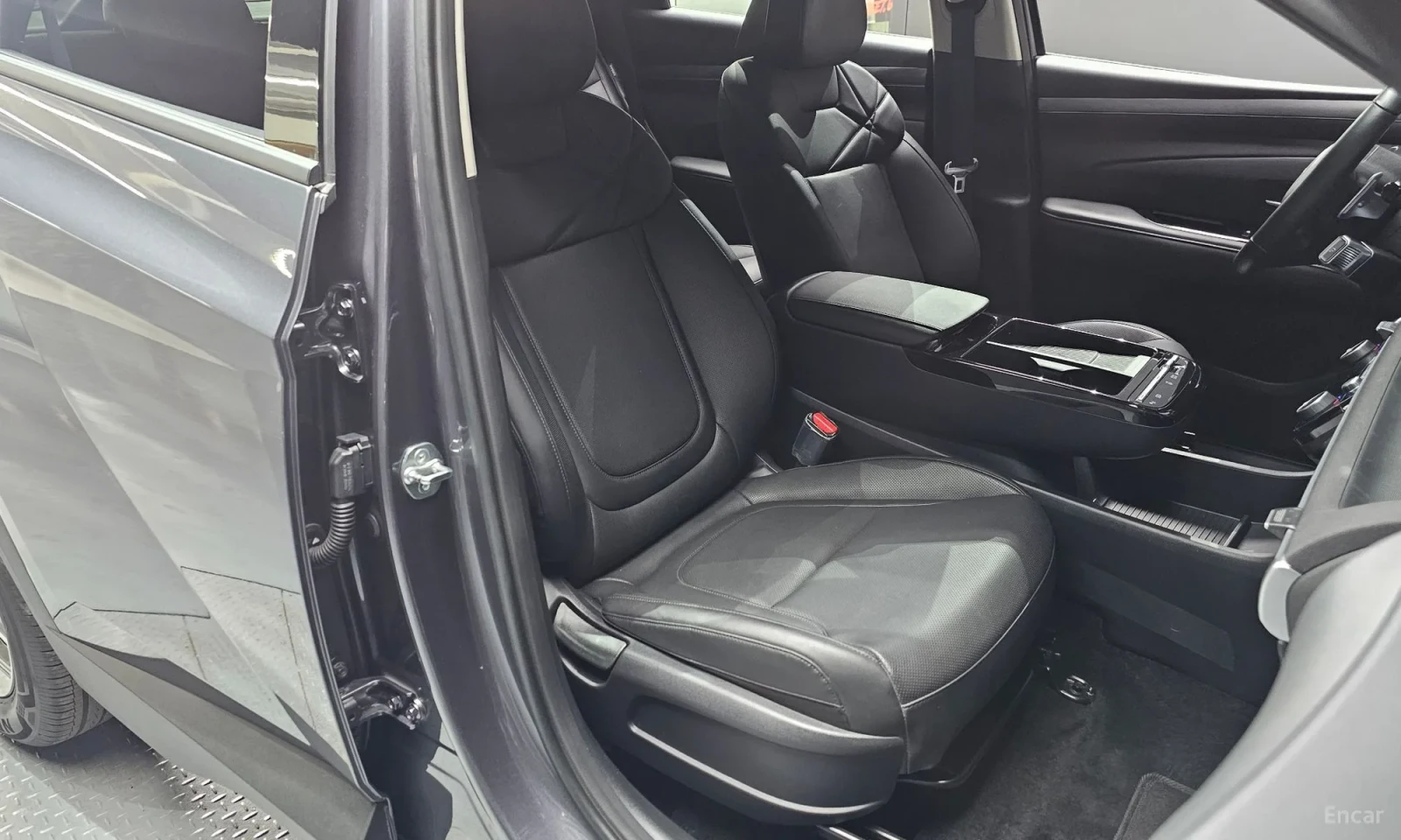 Hyundai Tucson, снимка 11 - Автомобили и джипове - 55193521