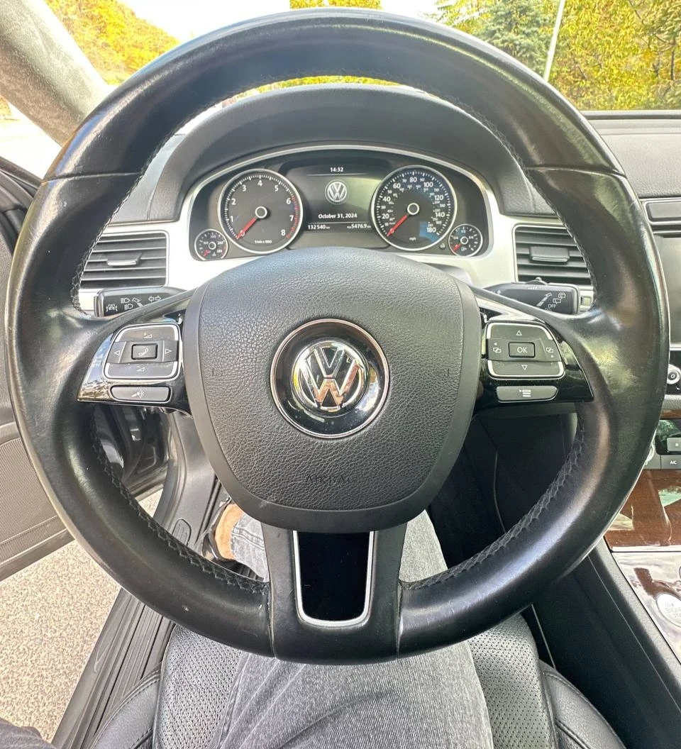VW Touareg, снимка 2 - Автомобили и джипове - 55299845