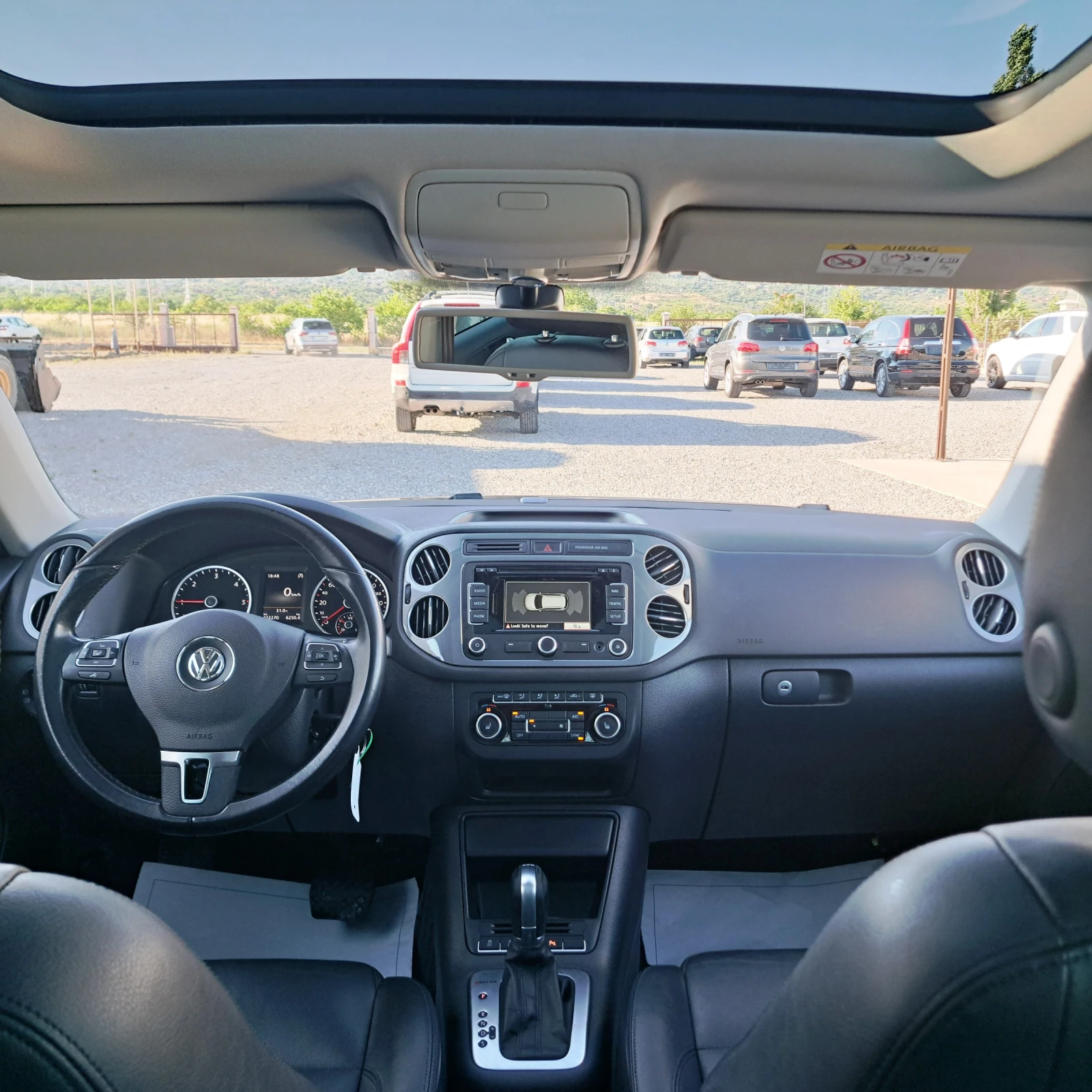 VW Tiguan 2.0 TDI Sport & Style 4Motion* Отличен!* , снимка 13 - Автомобили и джипове - 55315767
