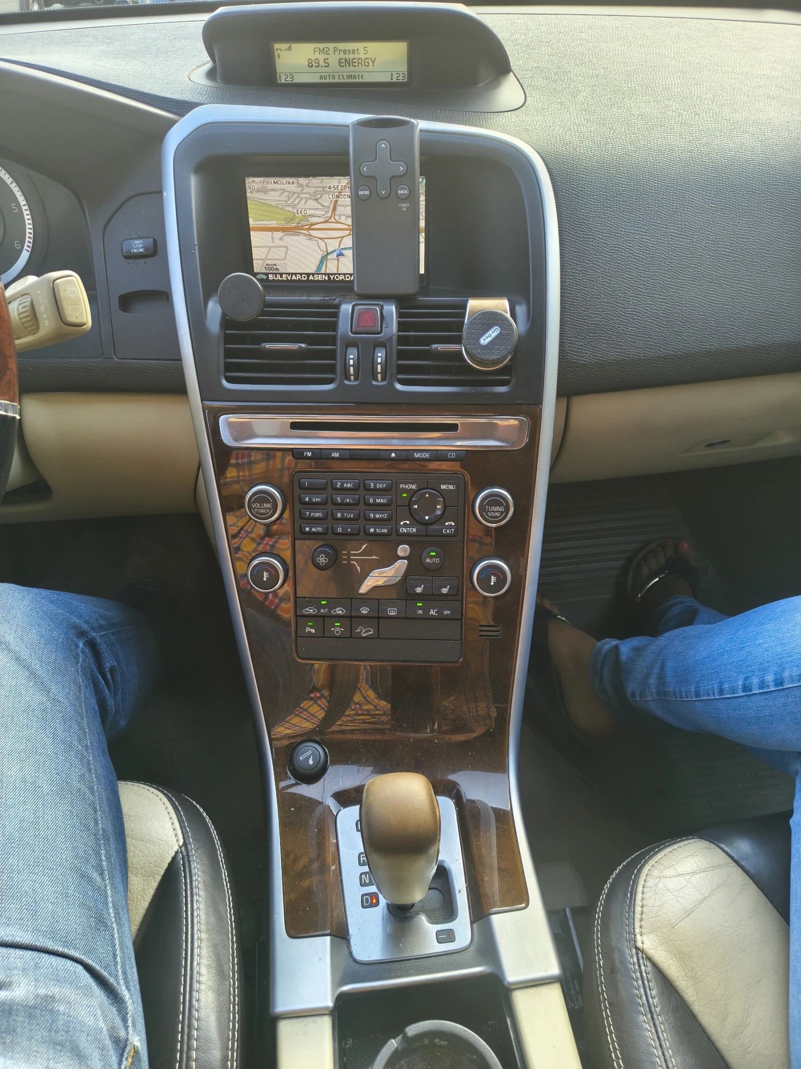 Volvo XC60 2.5 AWD, снимка 16 - Автомобили и джипове - 55381081