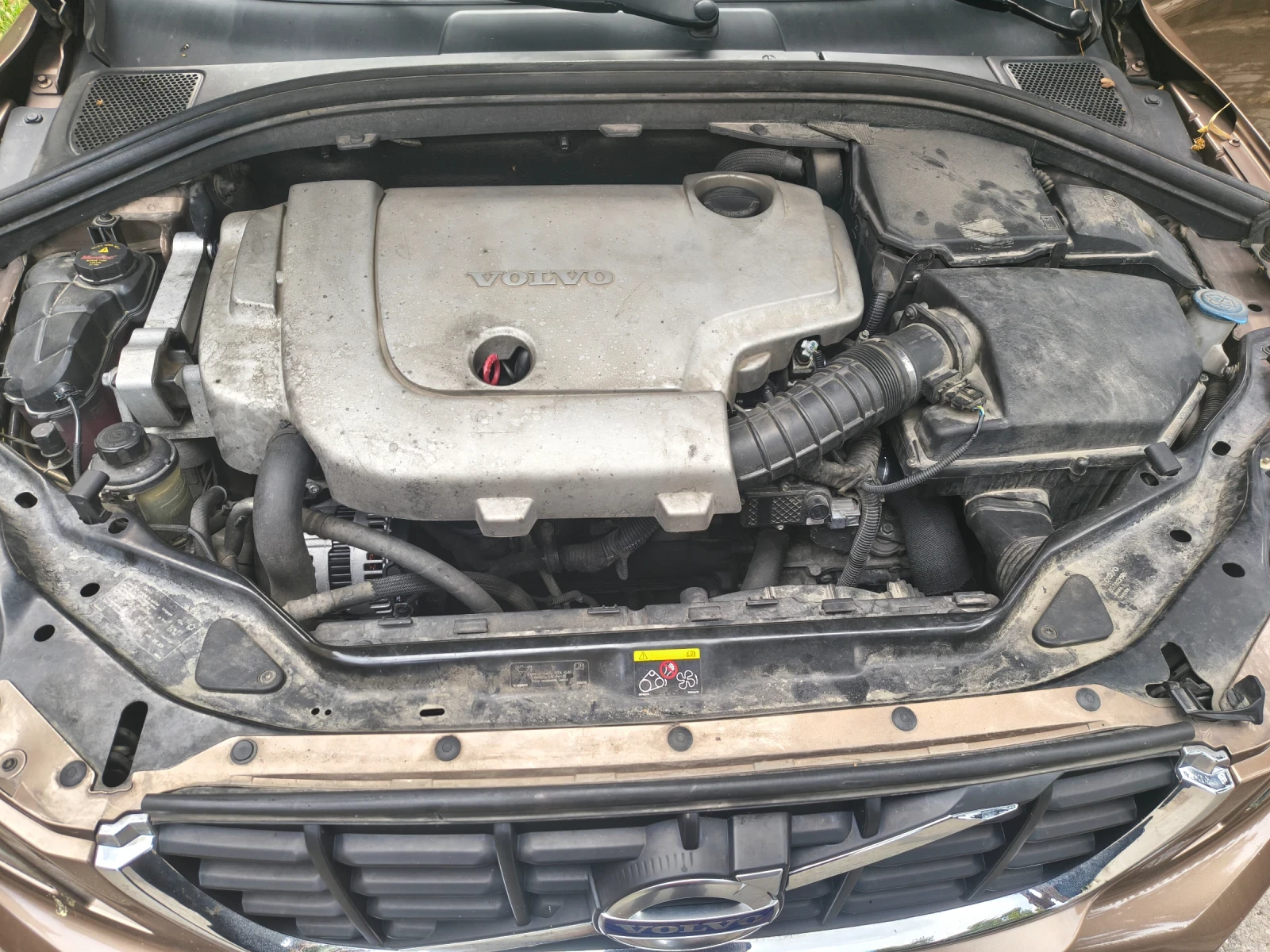 Volvo XC60 2.5 AWD, снимка 6 - Автомобили и джипове - 55381081