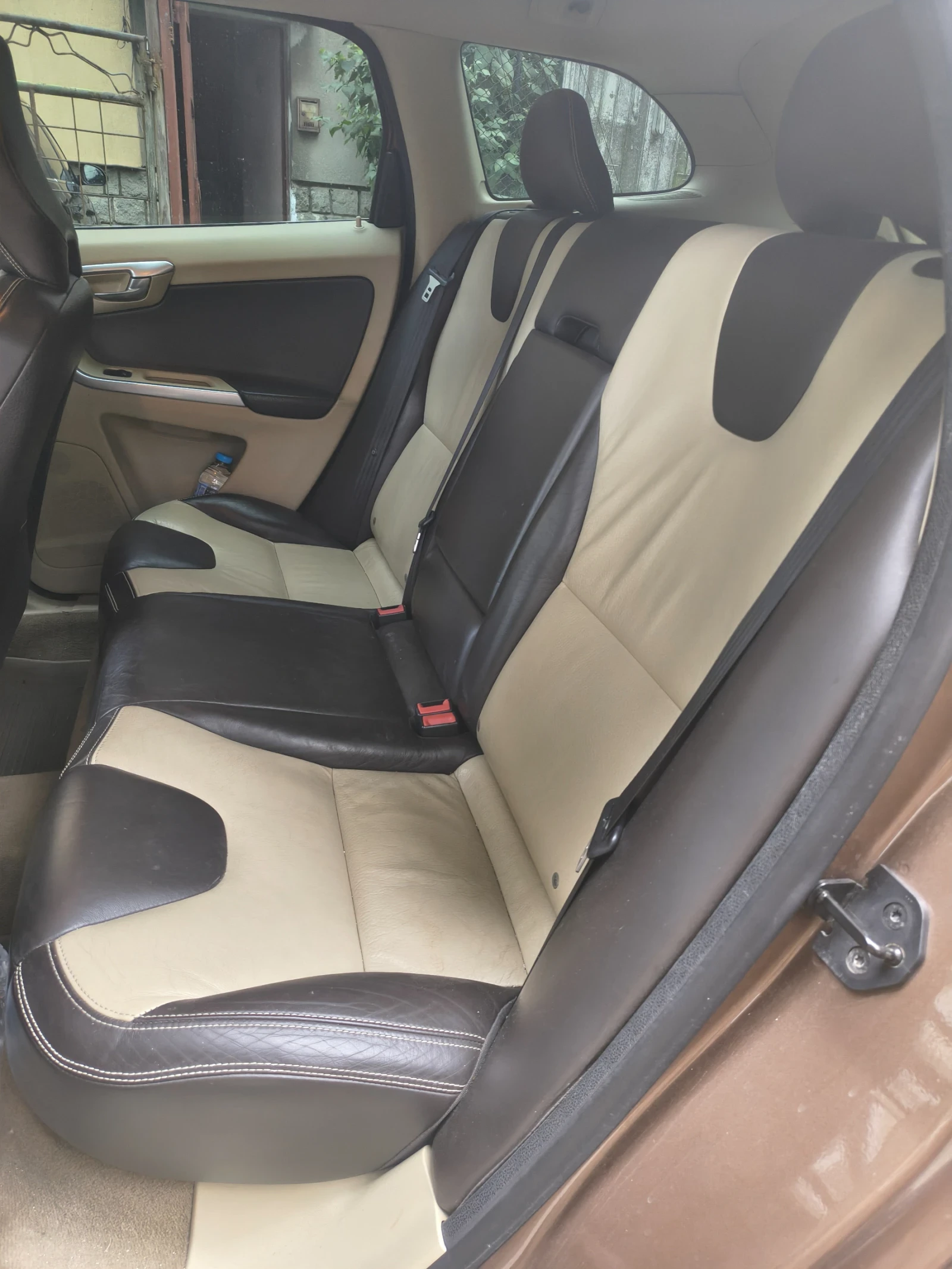 Volvo XC60 2.5 AWD, снимка 8 - Автомобили и джипове - 55381081
