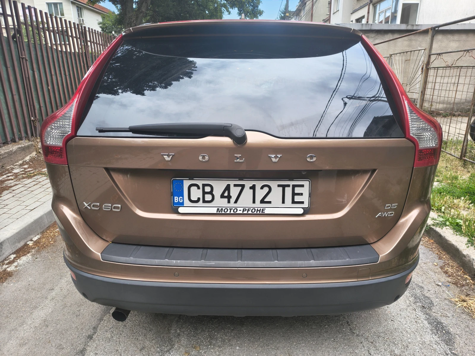 Volvo XC60 2.5 AWD, снимка 2 - Автомобили и джипове - 55381081