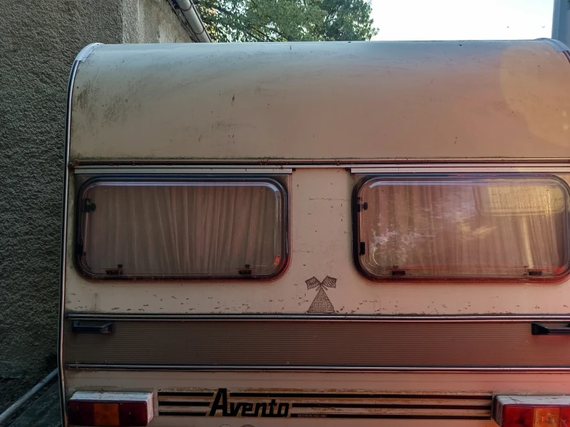 Каравана Avento Royal 395 TL LUXE, снимка 4 - Каравани и кемпери - 51932995