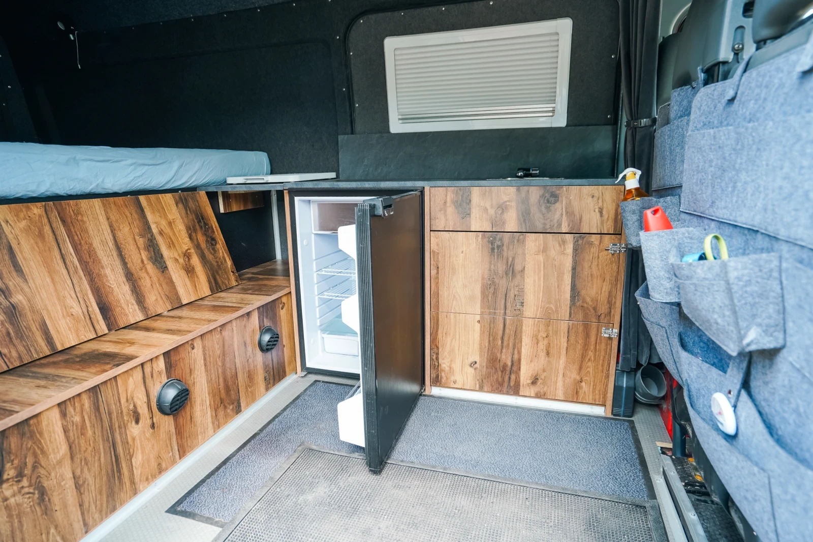 Кемпер Mercedes-Benz Sprinter 4x4 , снимка 11 - Каравани и кемпери - 53941864