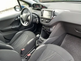 Peugeot 208 1.2i 82кс климатик, снимка 11