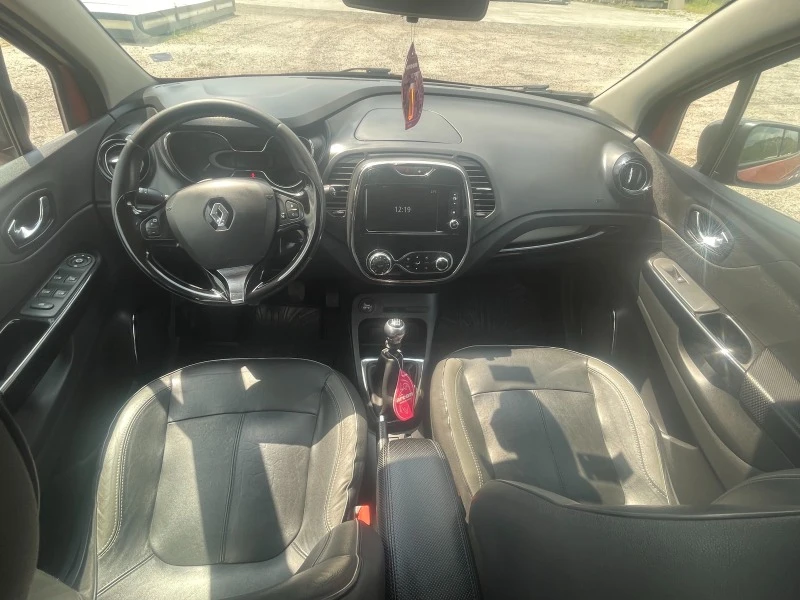 Renault Captur, снимка 11 - Автомобили и джипове - 41084535