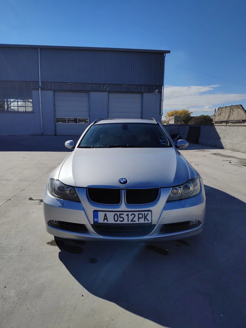 BMW 320 NAVI / RECARO / XENON / PARK / BASS, снимка 1 - Автомобили и джипове - 47877123