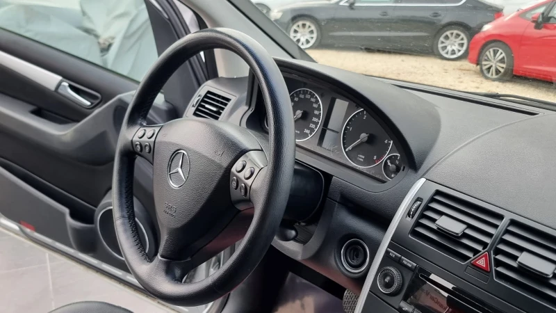 Mercedes-Benz A 180 CDI AVANTGARDE | 97.000 km!!!, снимка 13 - Автомобили и джипове - 48234663