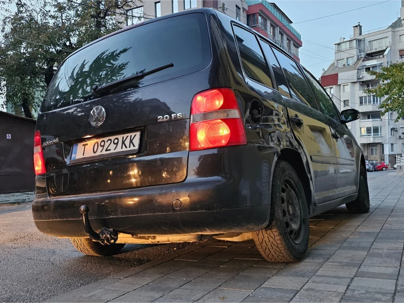 VW Touran FSI, снимка 13 - Автомобили и джипове - 48681223