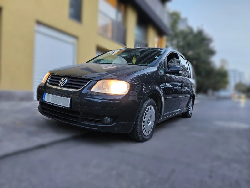 VW Touran FSI, снимка 9 - Автомобили и джипове - 48681223