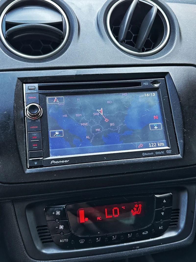 Seat Ibiza 1.6i/ КЛИМА, снимка 8 - Автомобили и джипове - 51890751