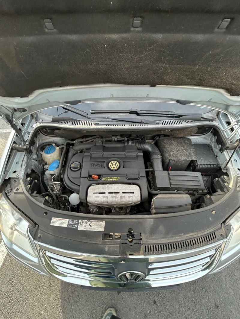 VW Touran, снимка 10 - Автомобили и джипове - 52528419