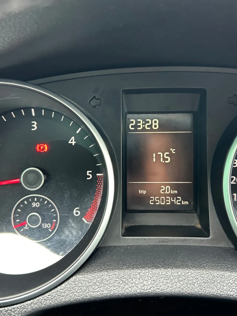 VW Golf 1.6, снимка 10 - Автомобили и джипове - 52840110