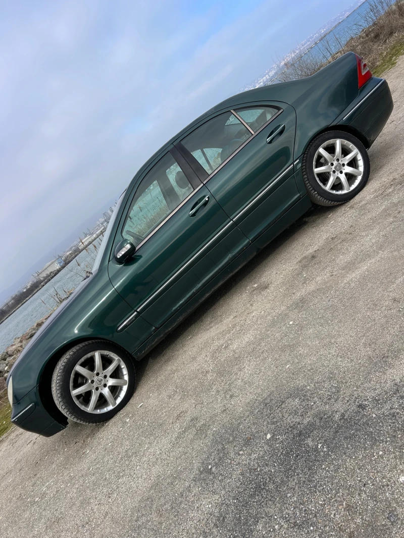 Mercedes-Benz C 220, снимка 3 - Автомобили и джипове - 53382411