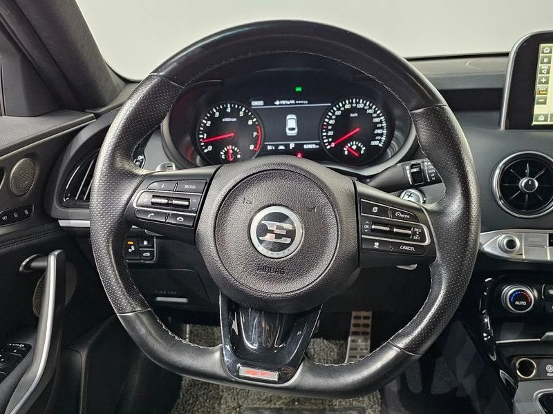 Kia Stinger 3.3 Turbo 2WD| 365к.с.| ВКЛ.ТЕХНОТЕСТ, снимка 12 - Автомобили и джипове - 55612407