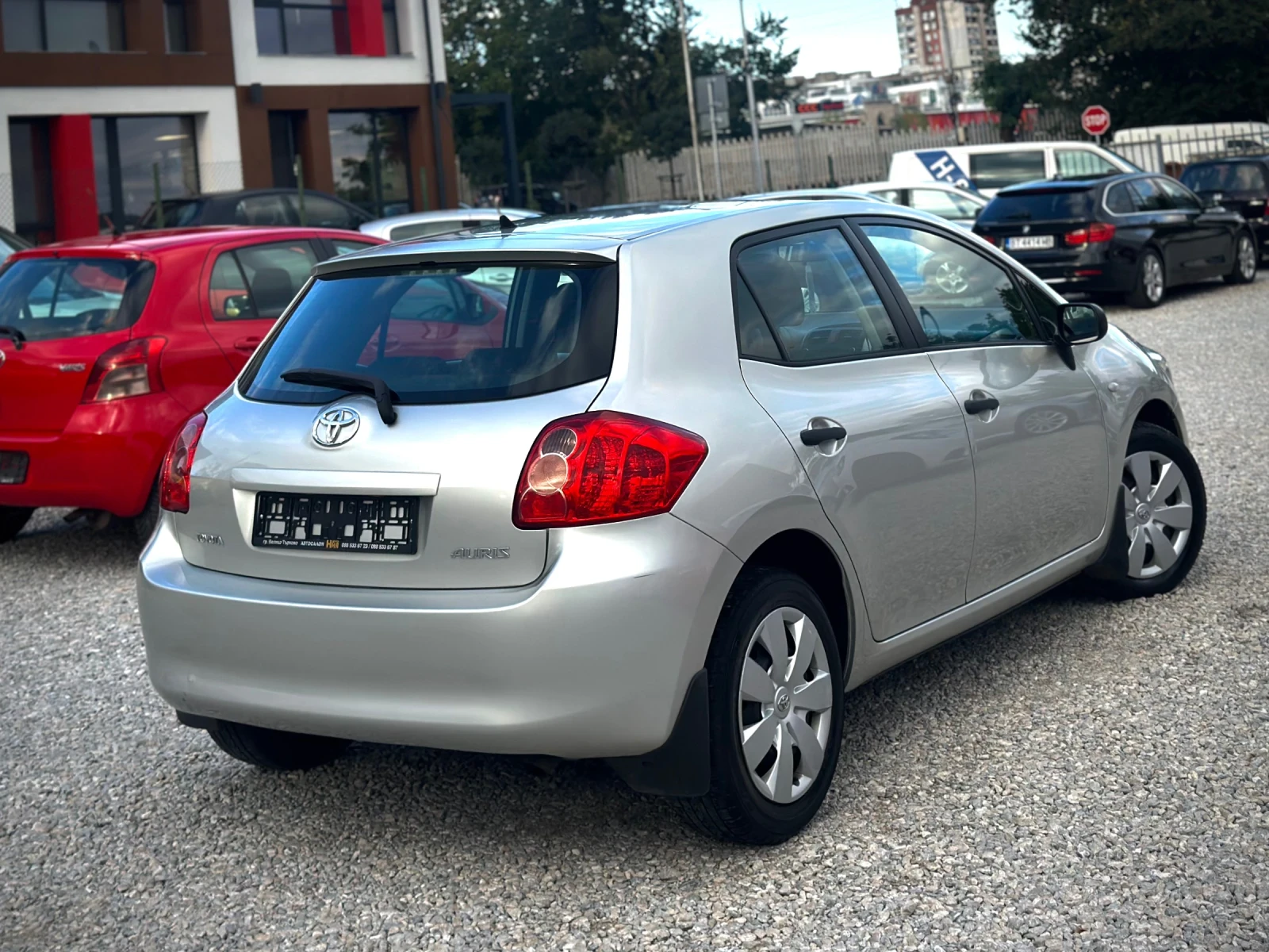 Toyota Auris 1.33i 6ск. Сервизна история!  - изображение 6