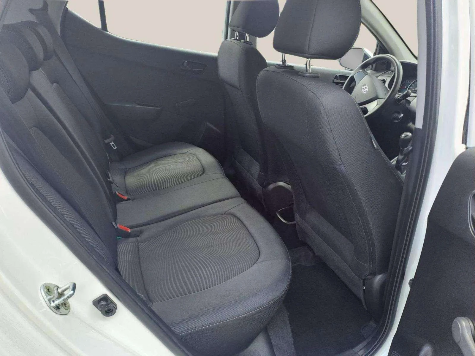 Hyundai I10 1.0i - изображение 10