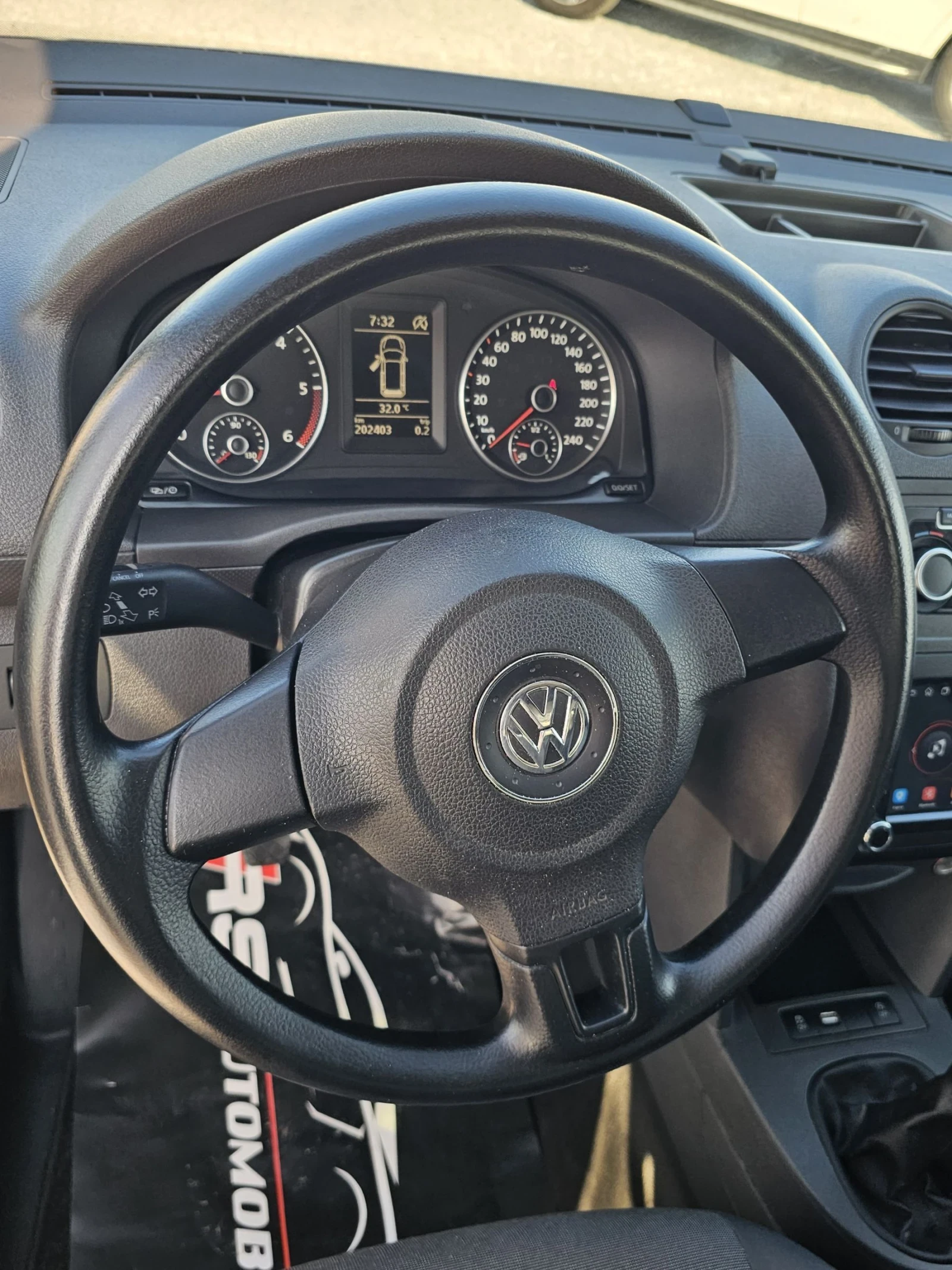 VW Caddy  - изображение 8