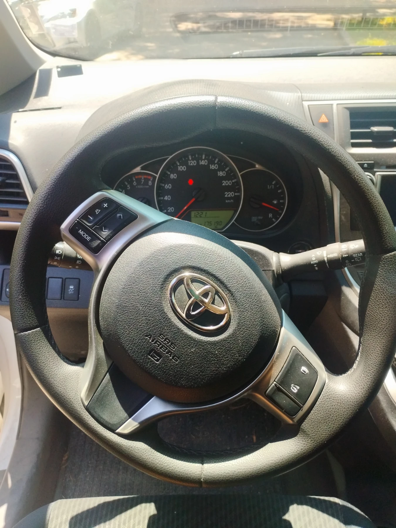 Toyota Verso S  - изображение 10