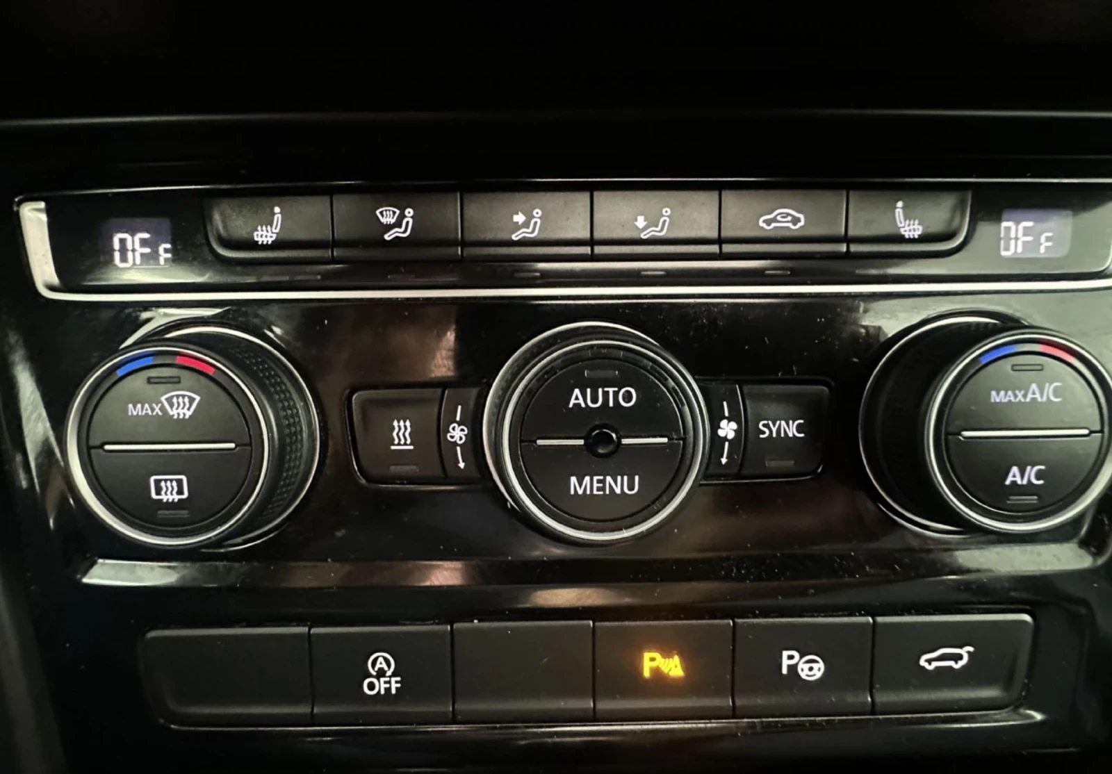 VW Touran 2.0 TDI PANORAMA.KAMERA.LED.WEBASTO - изображение 8
