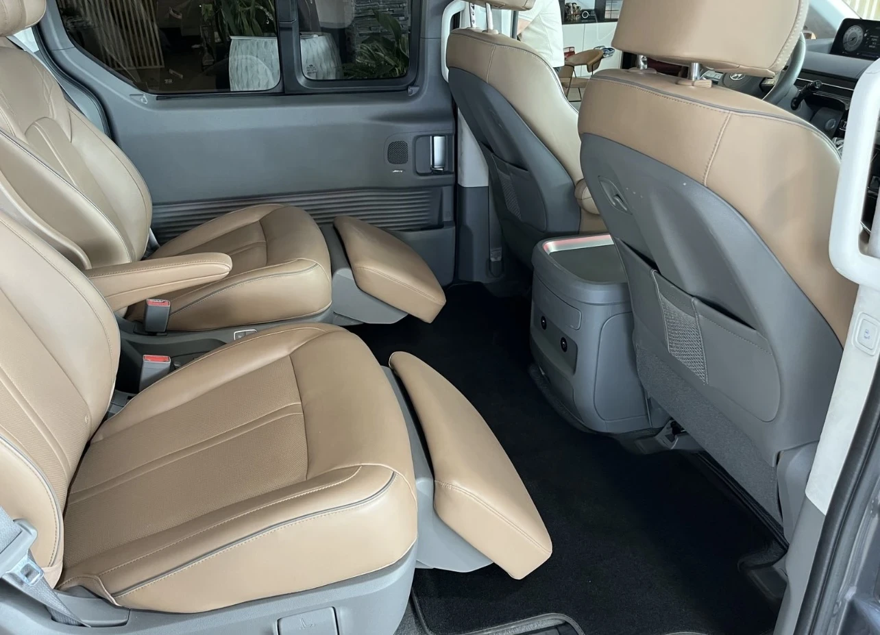 Hyundai Staria Signature* 2.2D/177H.P.AWD*  - изображение 10