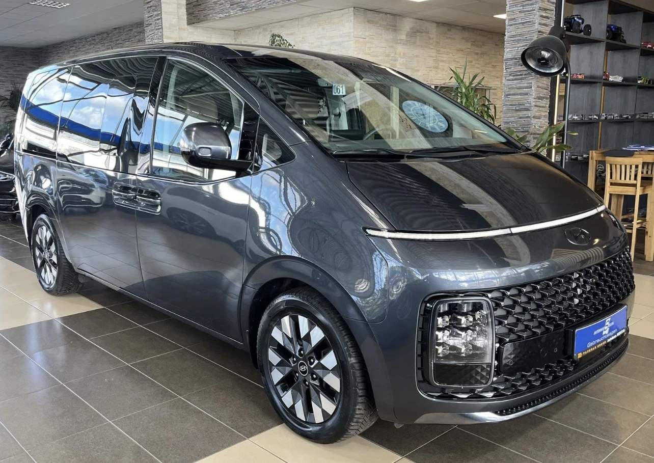 Hyundai Staria Signature* AWD* 2.2D/177H.P.*   08.2028 | Mobile.bg   1