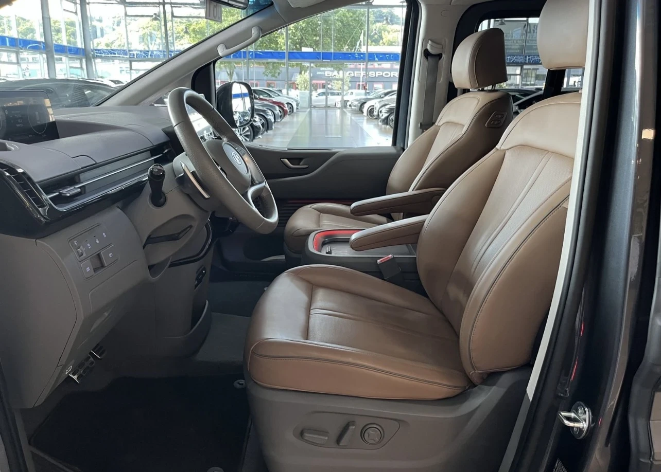 Hyundai Staria Signature* 2.2D/177H.P.AWD*  - изображение 4