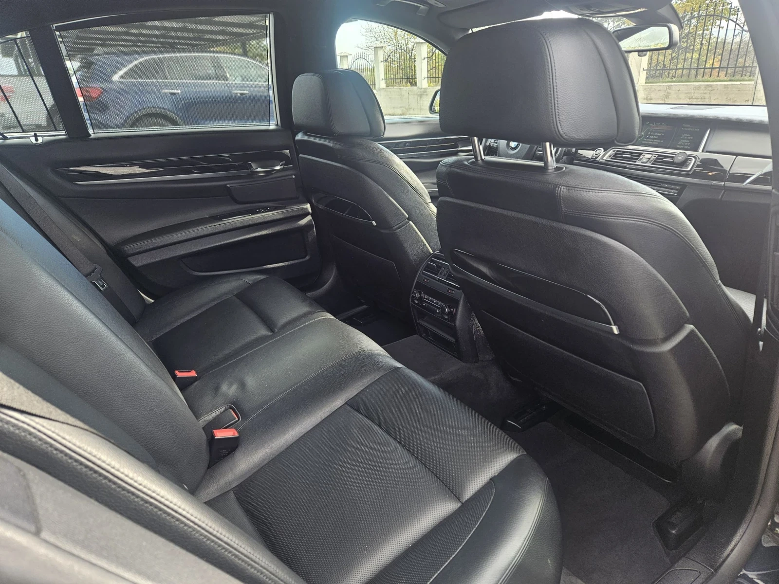 BMW 750 Xdrive | Mobile.bg   11