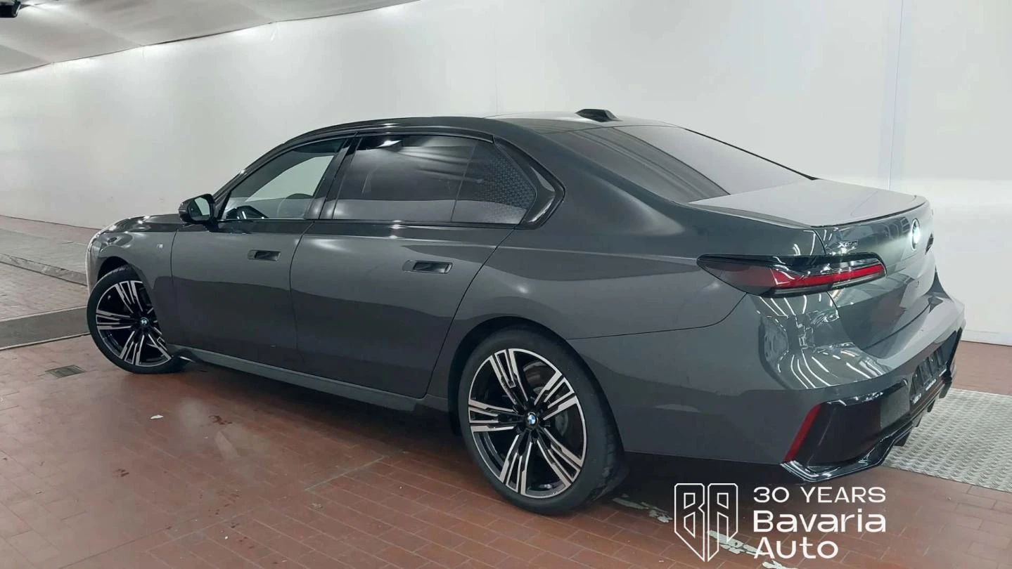 BMW 740 d xDrive M Sport Paket Sportautomatic - изображение 2