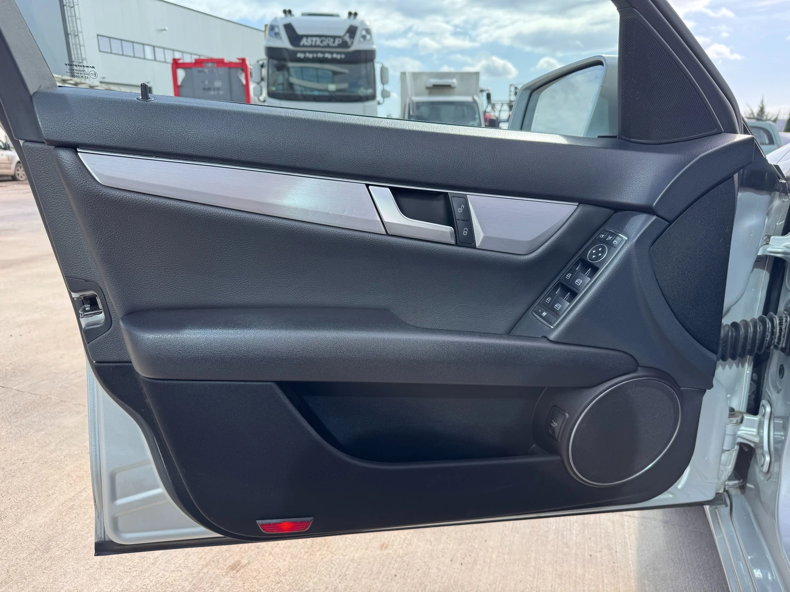 Mercedes-Benz C 220 / FACELIFT / ������� / ��������� /  | Mobile.bg � ����������� 15