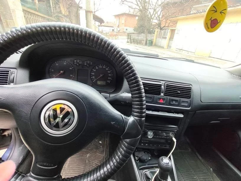 VW Golf, снимка 7 - Автомобили и джипове - 53978660